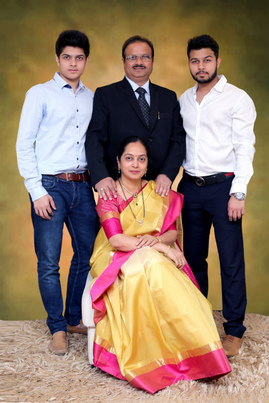 What to wear to a Family Photoshoot ? - Photography by Somya Sood